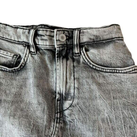 Guess NWT Walking Away Syria Denim Acid Wash Mini Skirt  Sz 24 - Picture 3 of 10